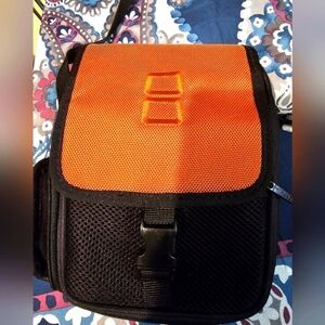 Gaming bag -1 prong missing from closure but closes perfectly